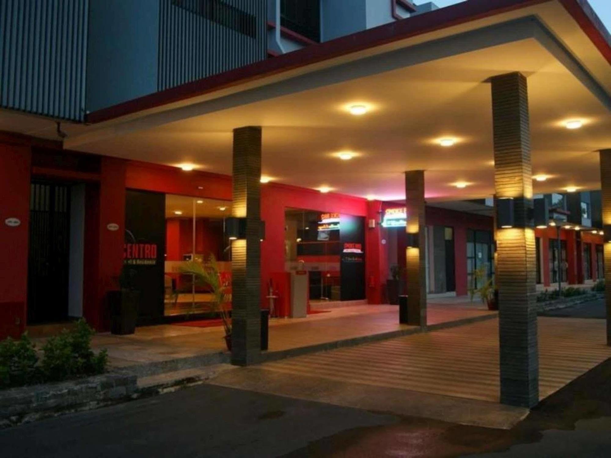 The Centro Hotel & Residence By Orchardz Batam Buitenkant foto